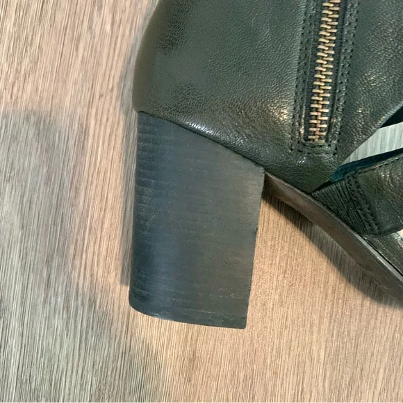 Eileen Fisher Black Leather Heeled Sandals - Picture 8 of 11